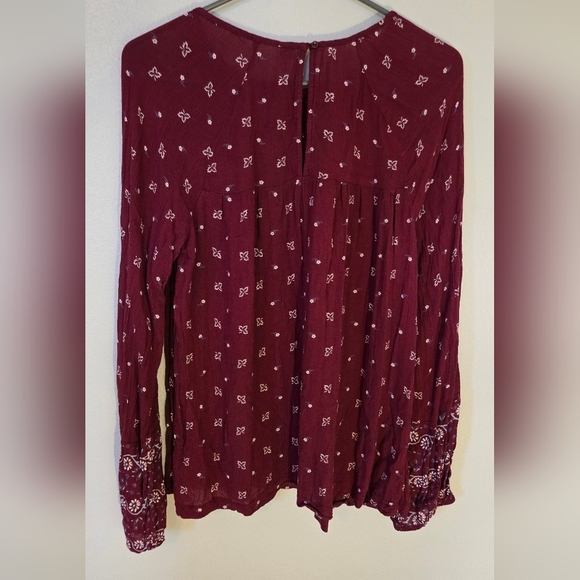 Old Navy Burgundy Blouse with White Pattern - Picture 2 of 5